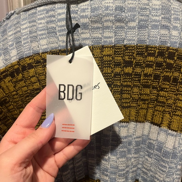 BDG Cropped Mix Match Sweater - Picture 4 of 5